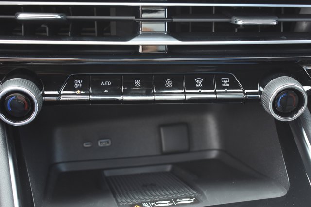 New 2026 Chevrolet Traverse RS w/ LPO, Floor Liner Package FWD image 28
