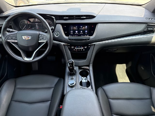 Used 2024 Cadillac XT6 Luxury w/ LPO, Floor Liner Package FWD image 25