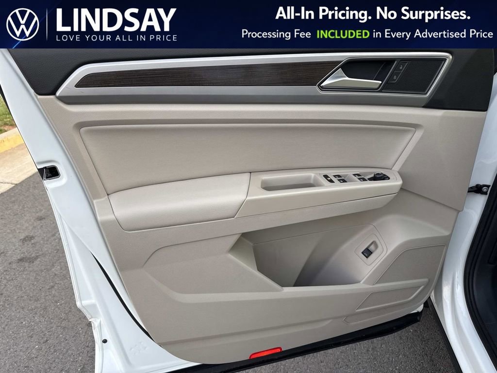 Used 2018 Volkswagen Atlas SE w/ R-Line Package image 9