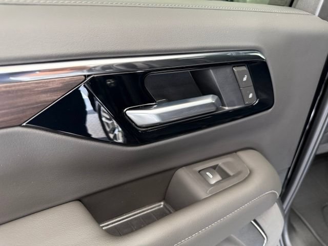 New 2026 Chevrolet Tahoe LT w/ Comfort Package AWD/4WD image 23