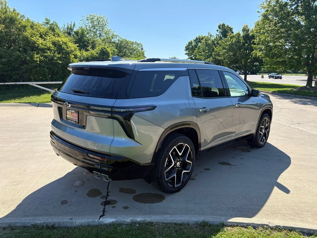 New 2026 Chevrolet Traverse High Country w/ LPO, Floor Liner Package AWD/4WD image 9