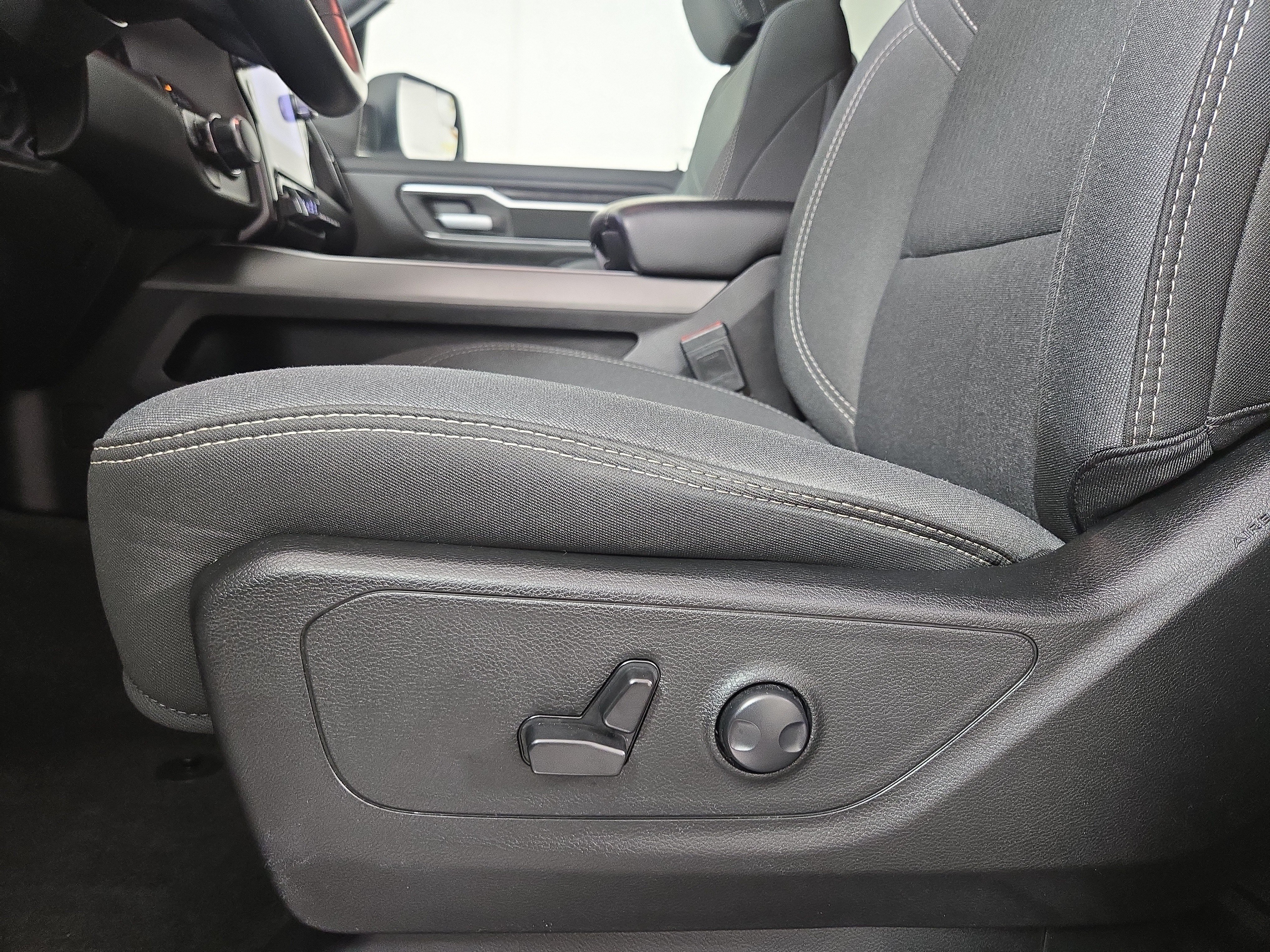 Certified 2023 RAM 1500 Big Horn AWD/4WD image 32