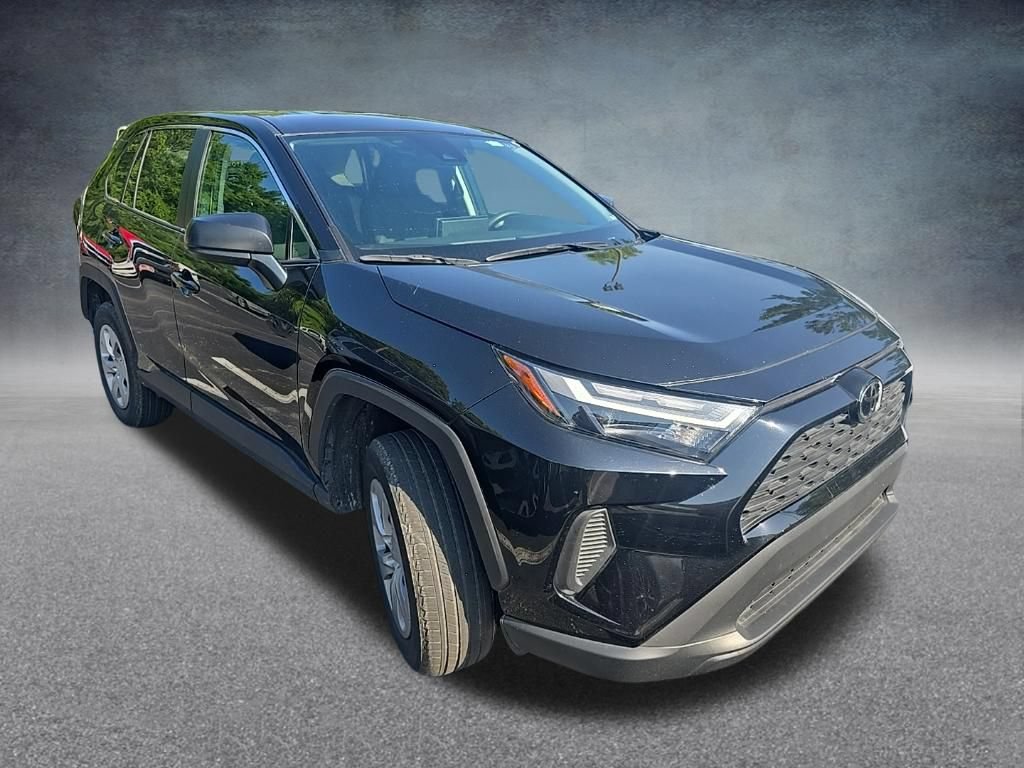 Used 2025 Toyota RAV4 LE AWD/4WD image 8