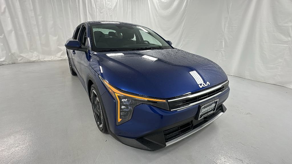 New 2025 Kia K4 EX