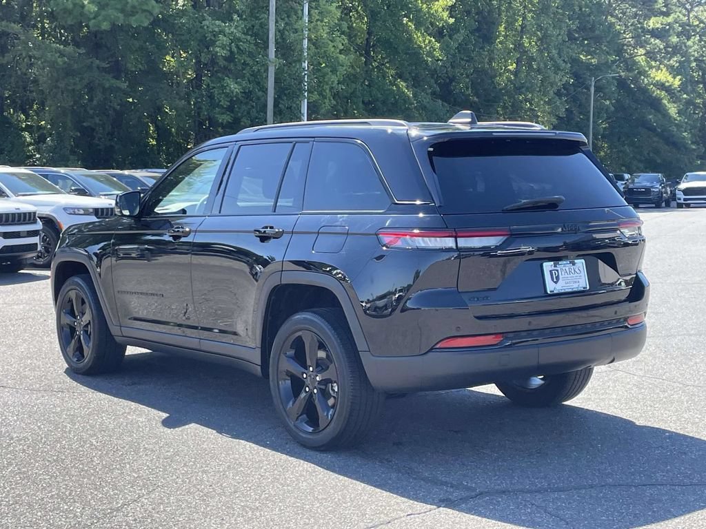 Used 2023 Jeep Grand Cherokee Altitude AWD/4WD image 45