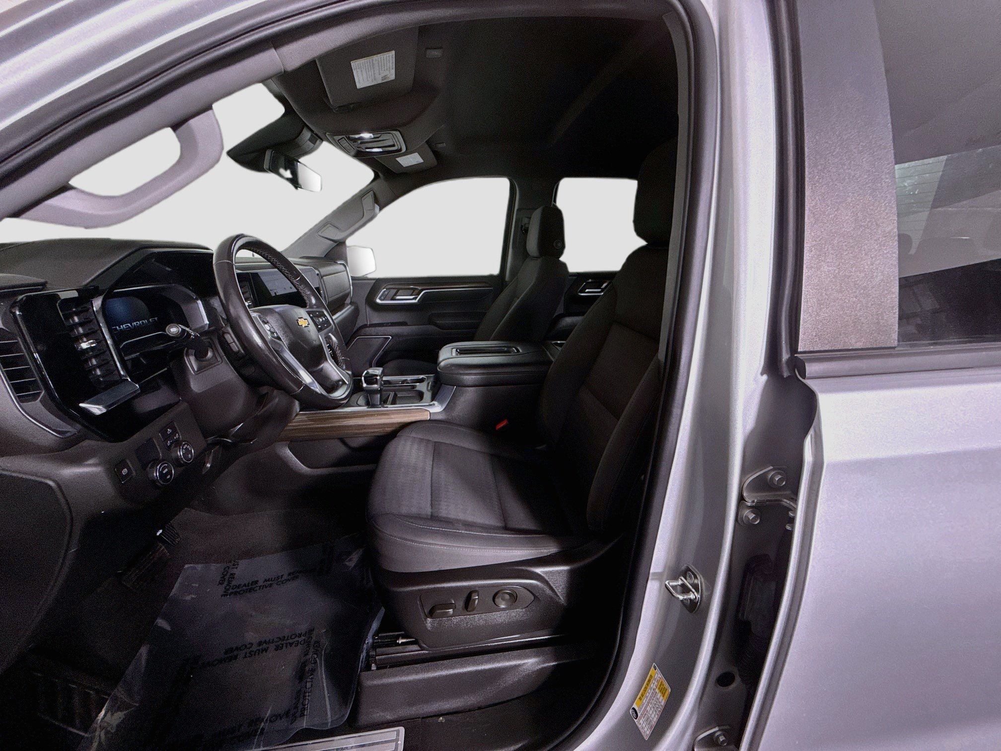 Used 2022 Chevrolet Silverado 1500 LT RWD image 22