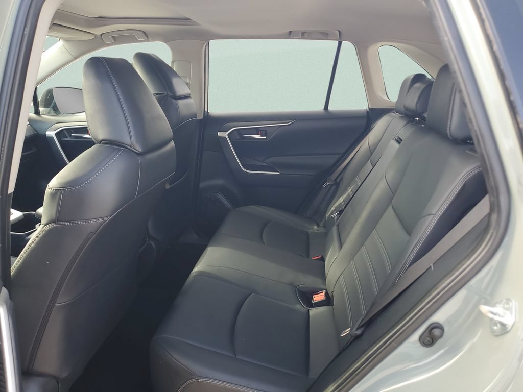 Used 2022 Toyota RAV4 XLE Premium AWD/4WD image 10