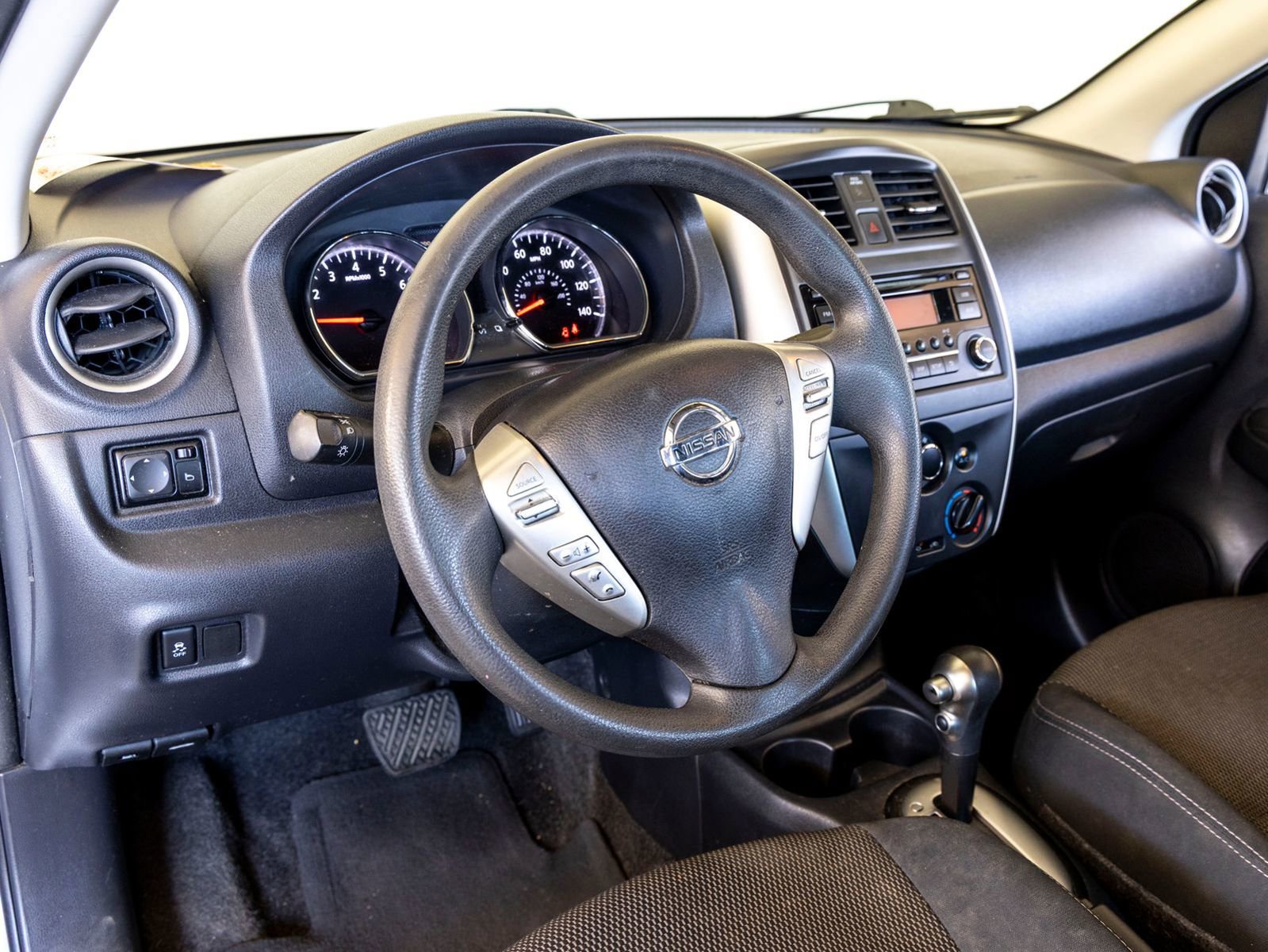 Used 2016 Nissan Versa SV FWD image 17
