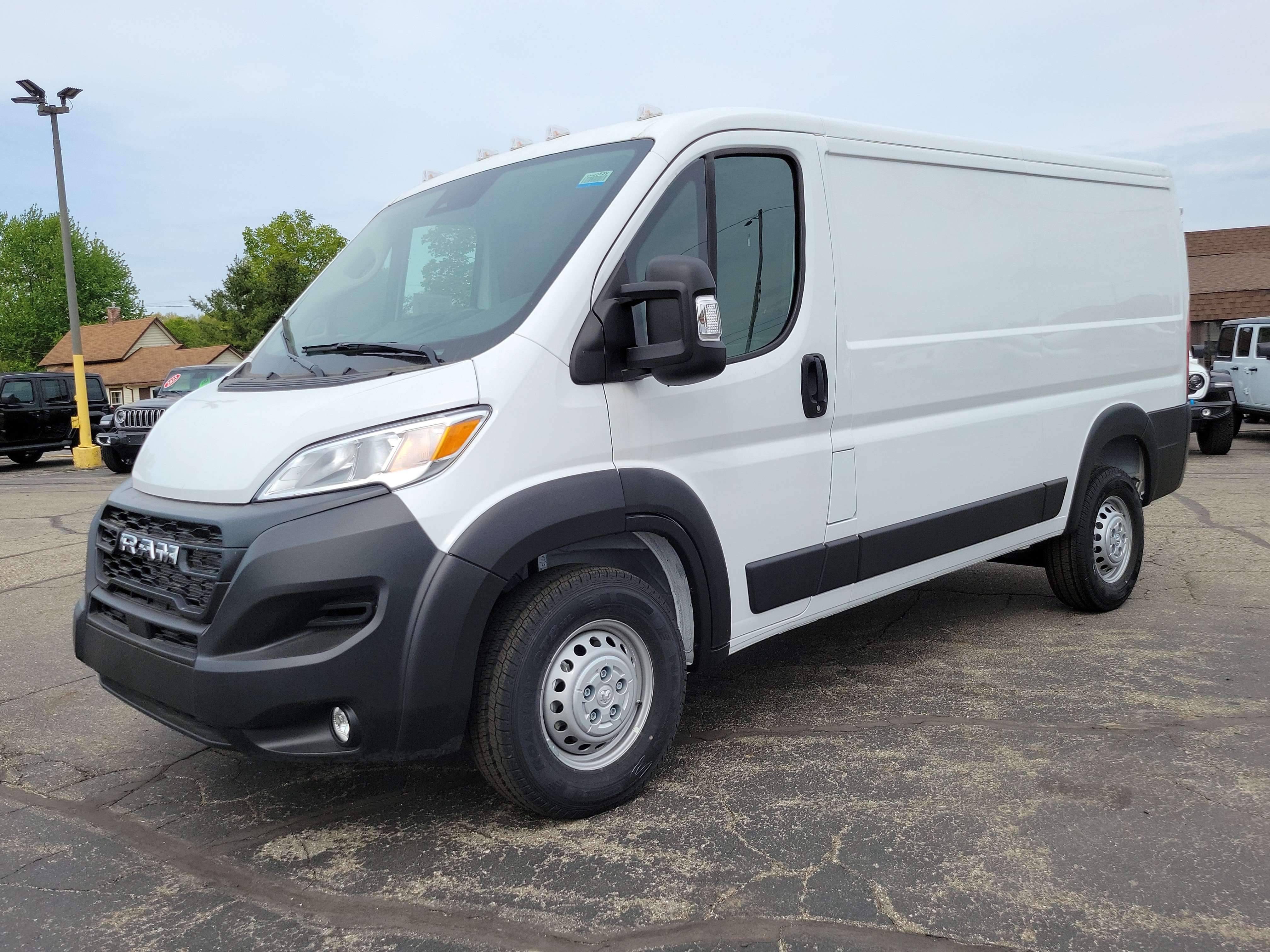 Used 2025 RAM ProMaster 1500 w/ Convenience Group FWD image 2