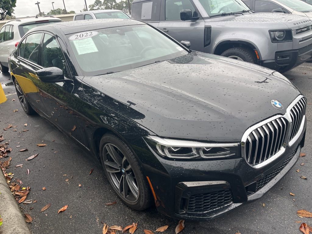 Used 2022 BMW 740i xDrive w/ M Sport Package image 7