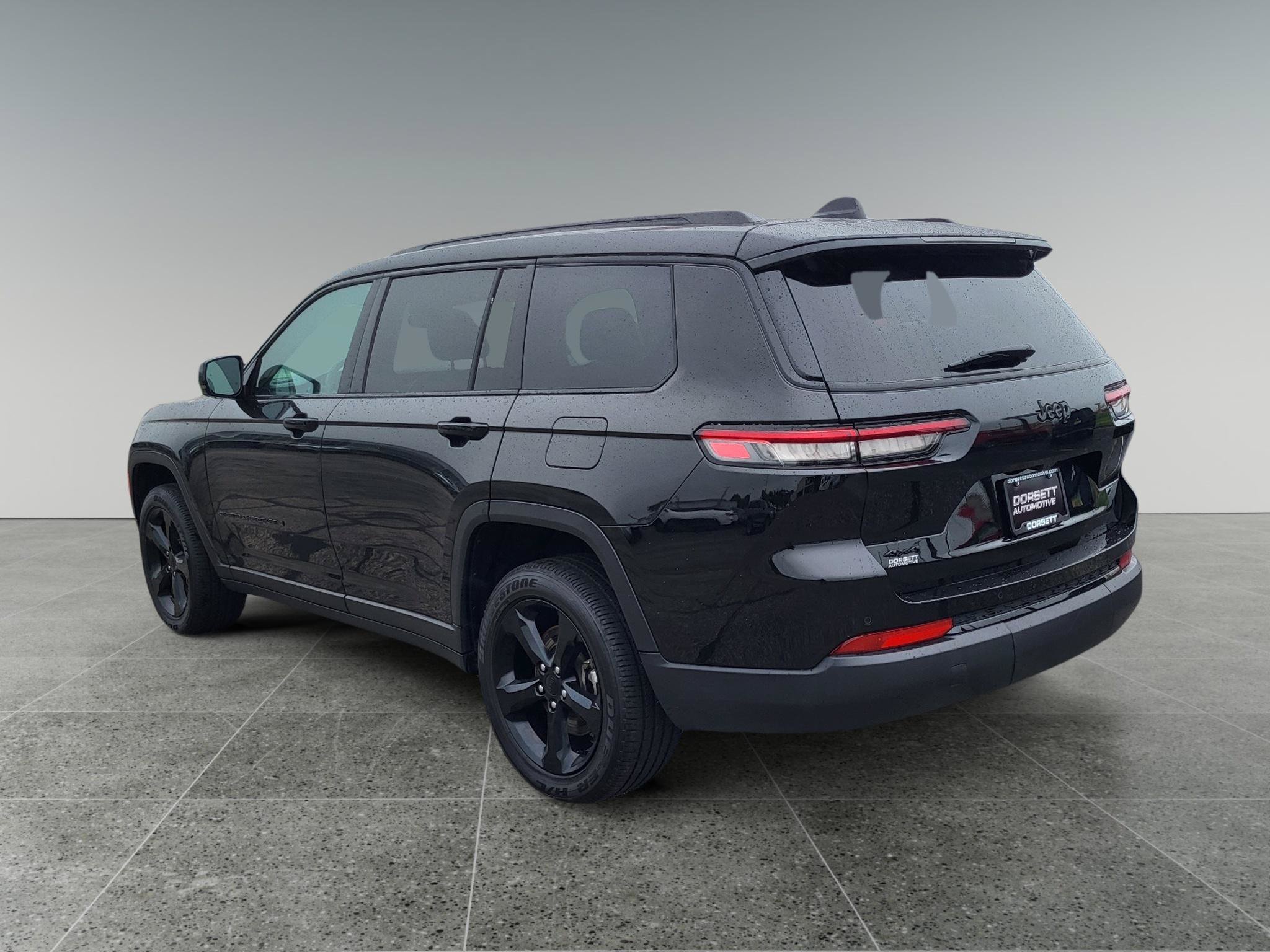 Used 2025 Jeep Grand Cherokee L Altitude AWD/4WD image 8