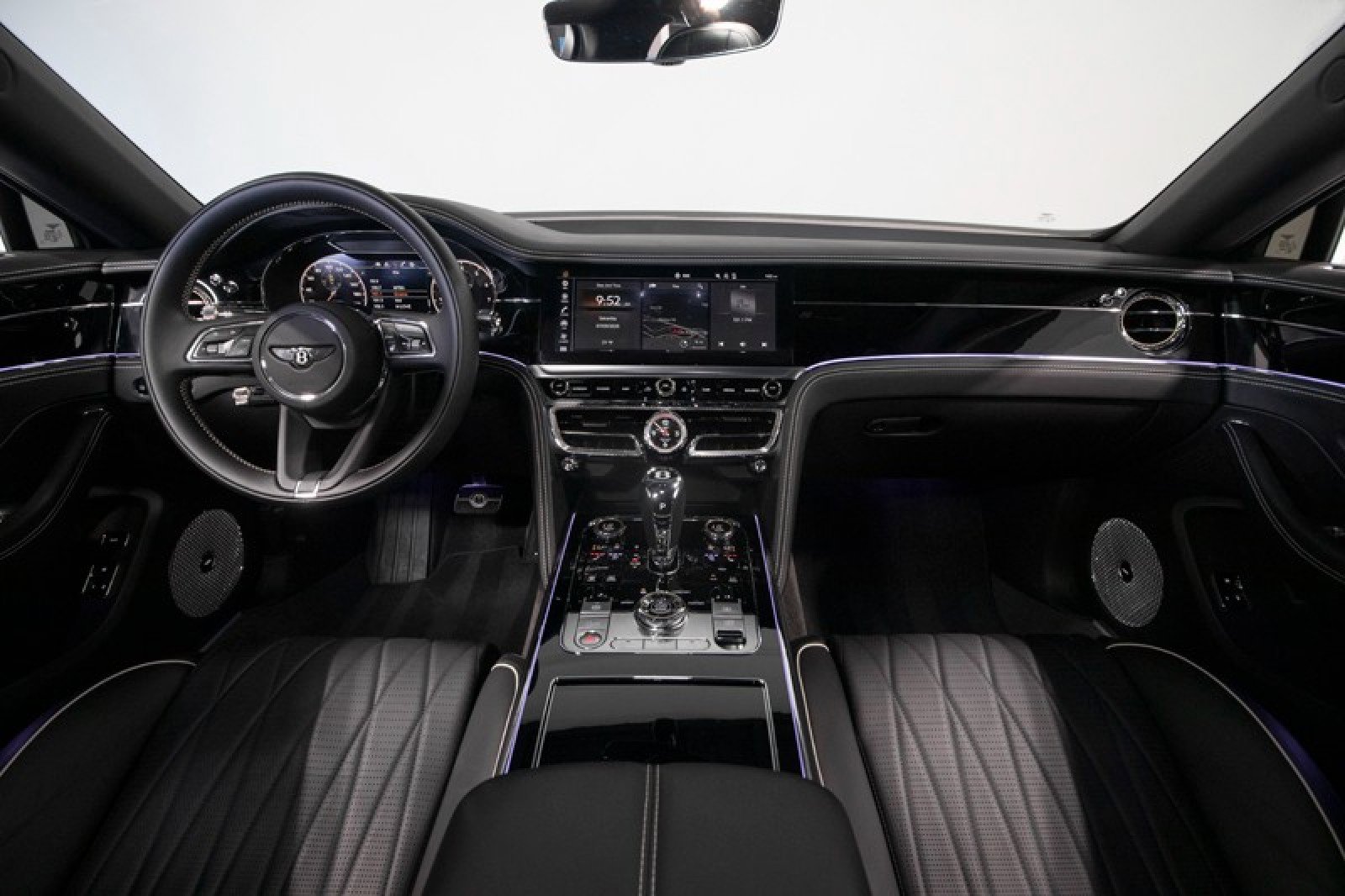 Used 2021 Bentley Flying Spur V8 image 24