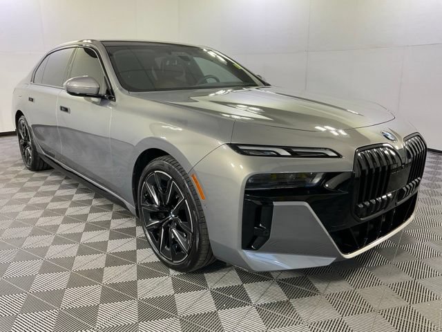Certified 2023 BMW 760i xDrive AWD/4WD image 3