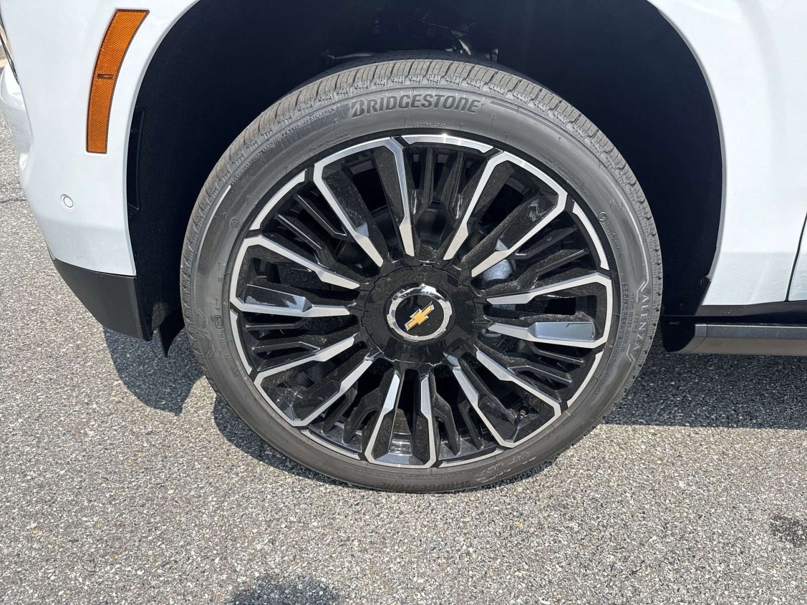 New 2026 Chevrolet Suburban High Country AWD/4WD image 8
