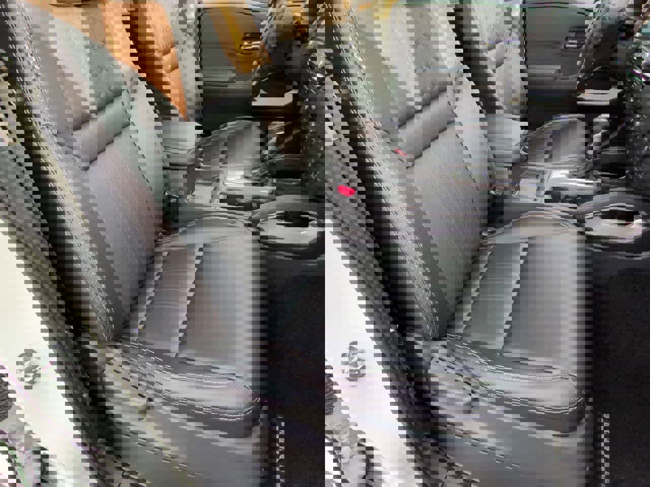 Used 2022 Nissan Frontier SV w/ SV Premium Package image 22