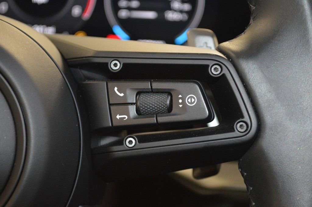 Certified 2024 Porsche Cayenne Coupe image 22