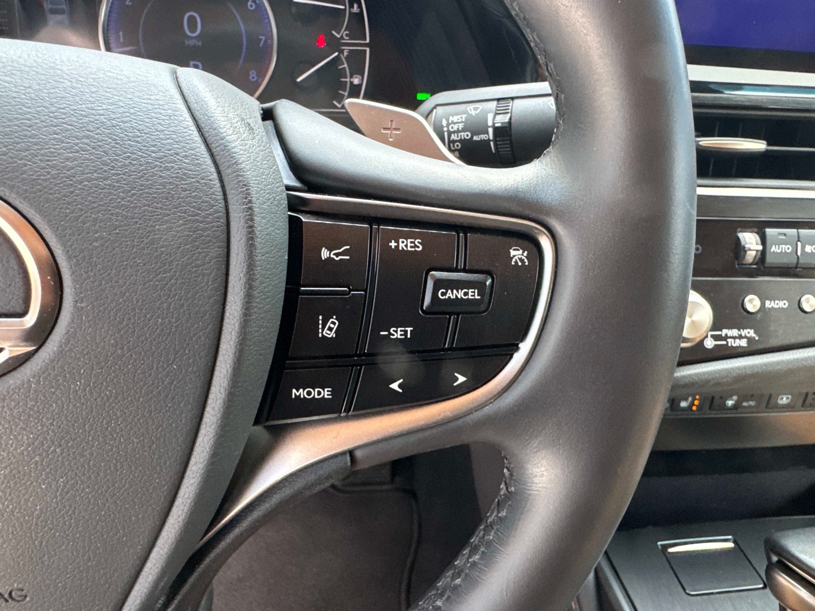 Used 2025 Lexus ES 350 w/ Premium Package FWD image 29