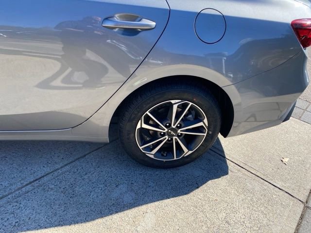 Used 2022 Kia Forte LXS FWD image 11