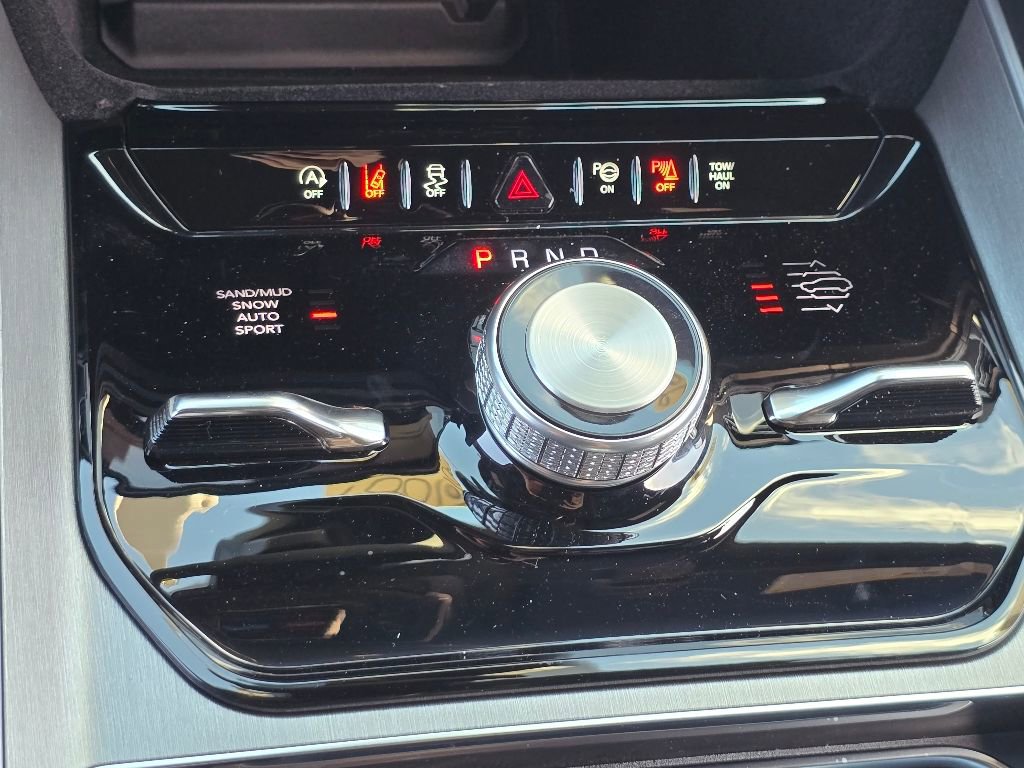 New 2025 Jeep Wagoneer Series III w/ Quick Order Package 25C Super image 11