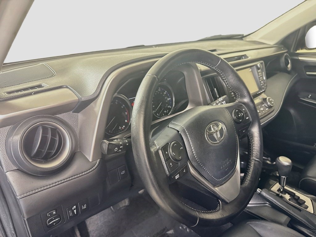 Used 2016 Toyota RAV4 Limited FWD image 22