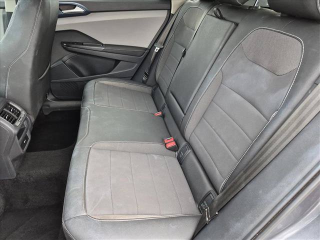Used 2024 Volkswagen Taos SE FWD image 18