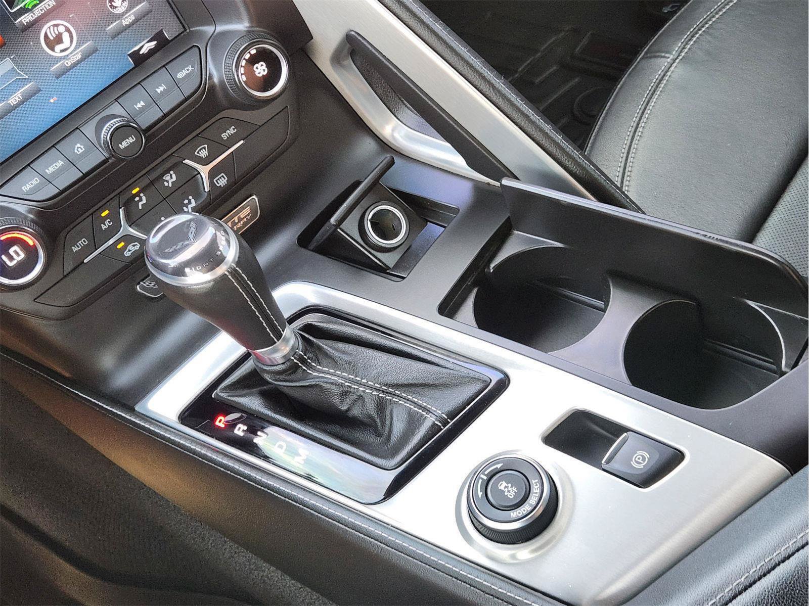 Used 2019 Chevrolet Corvette Stingray Coupe w/ 1LT RWD image 21