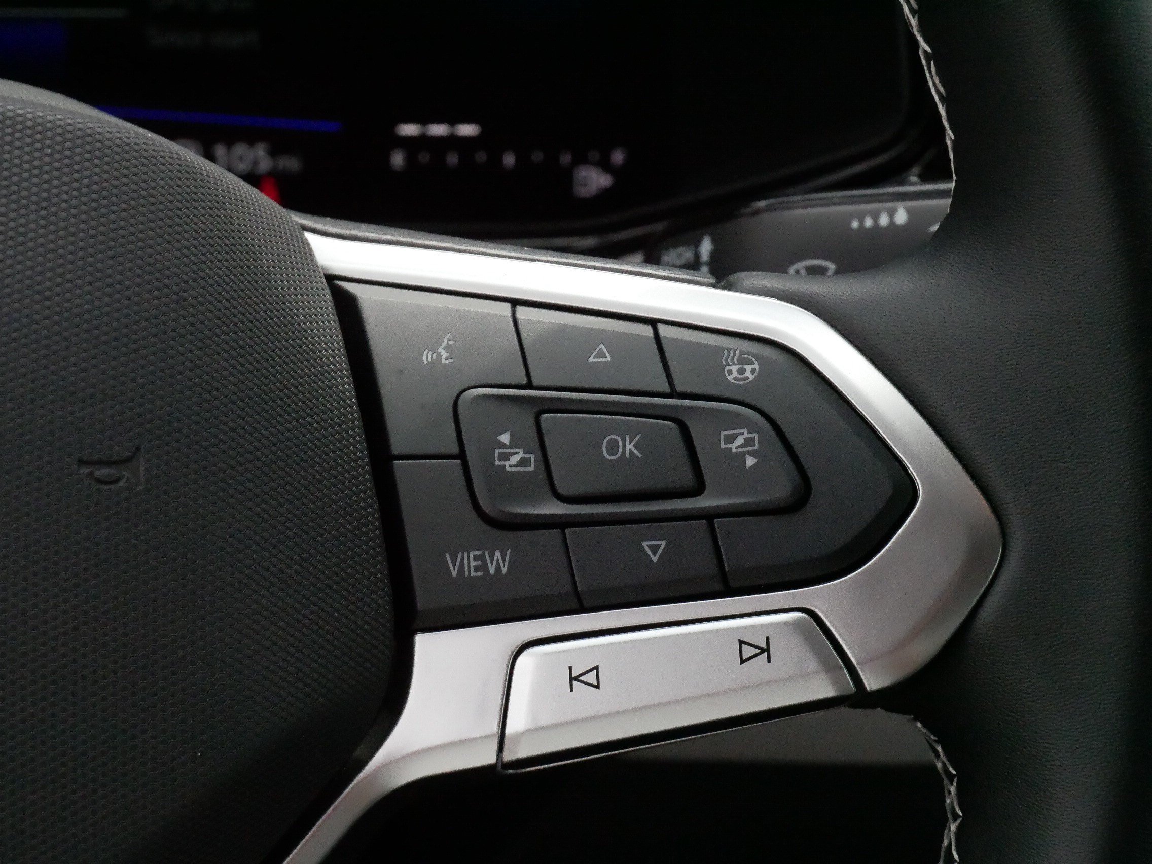 Certified 2025 Volkswagen Taos S FWD image 26