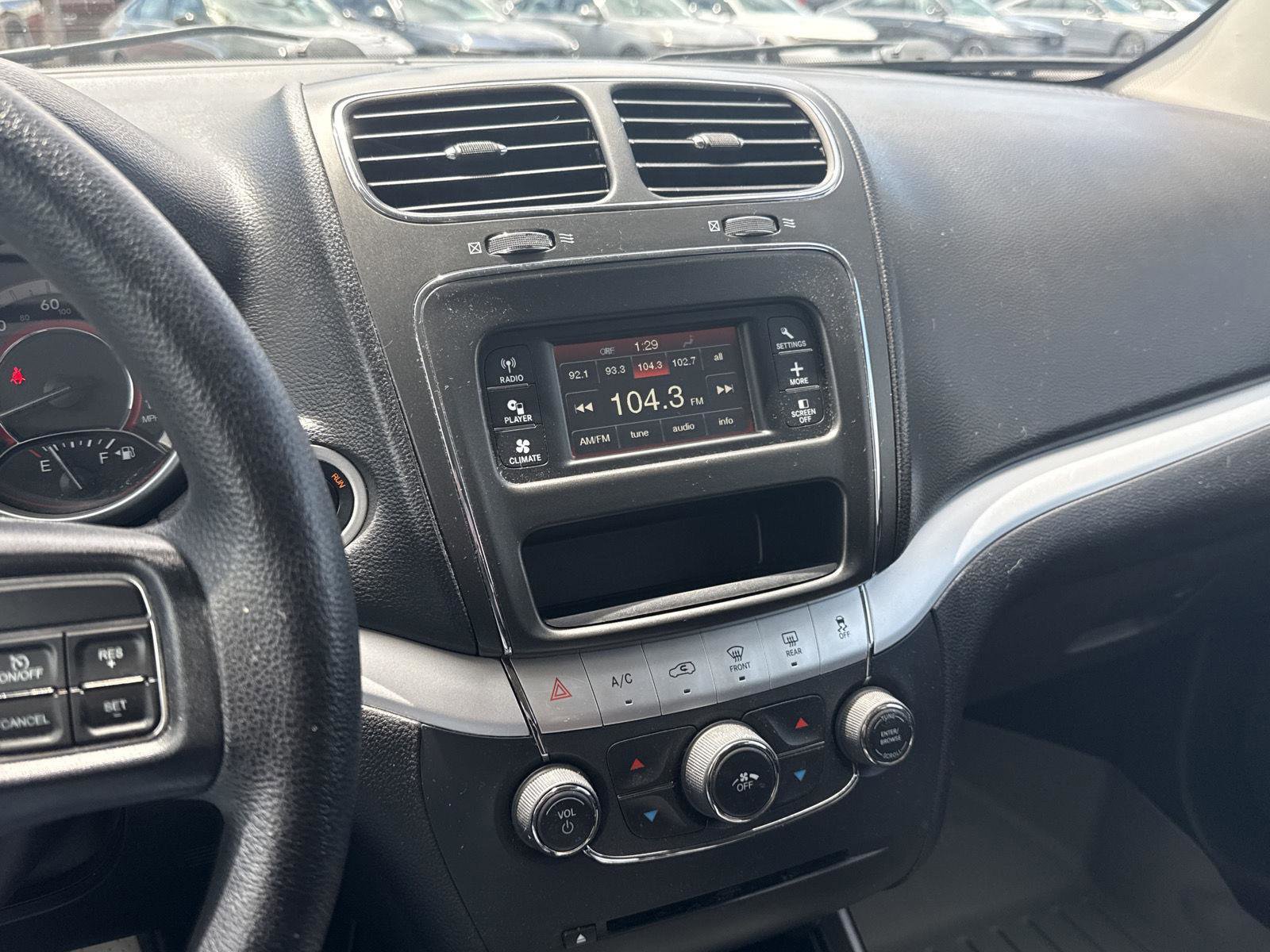 Used 2016 Dodge Journey SE w/ Flexible Seating Group FWD image 39