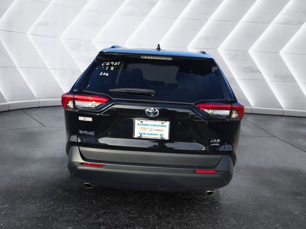 Used 2023 Toyota RAV4 XLE Premium image 6