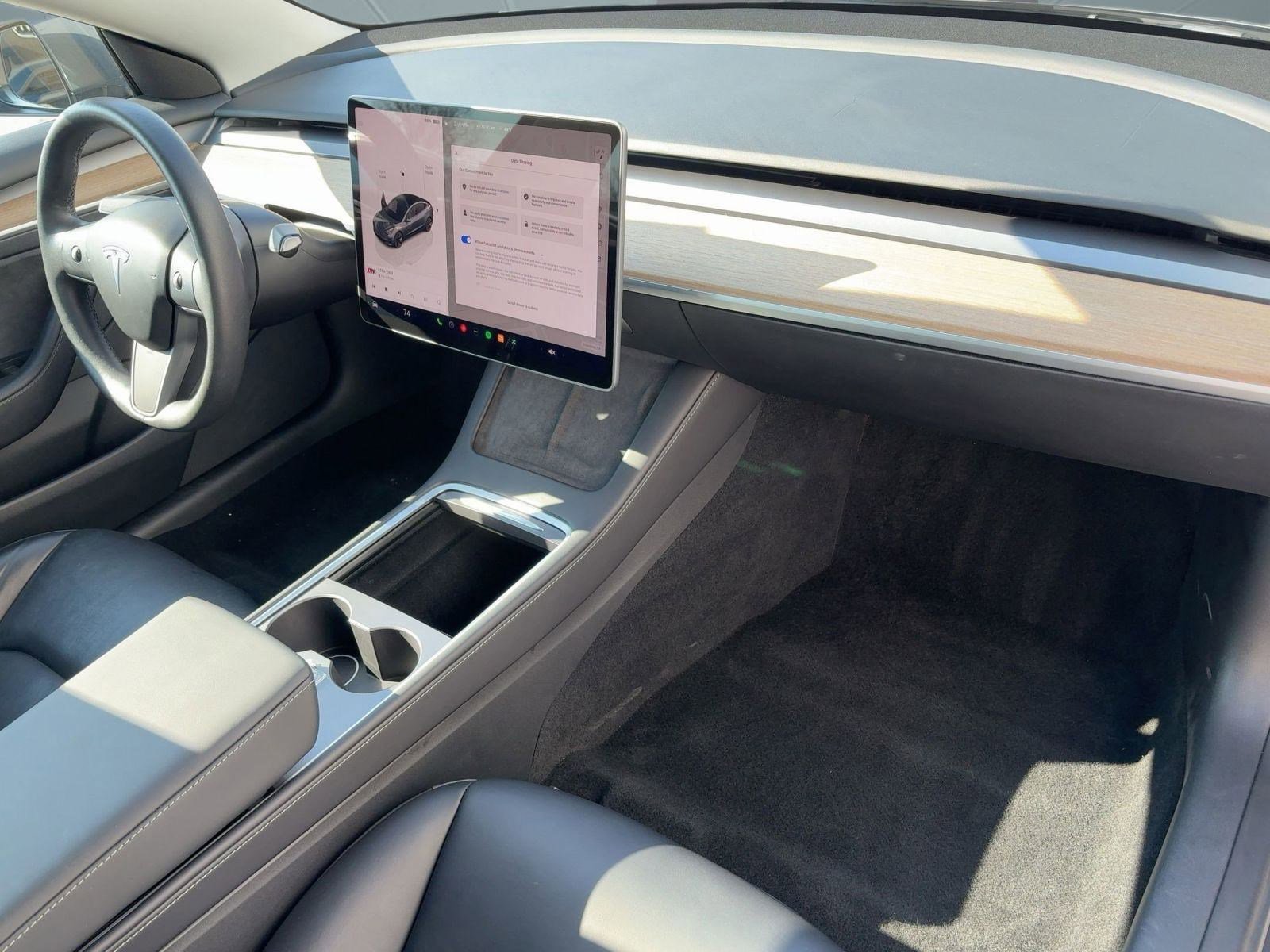Used 2023 Tesla Model 3 Standard Range image 30