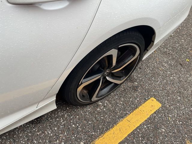 Used 2022 Honda Accord Sport image 3