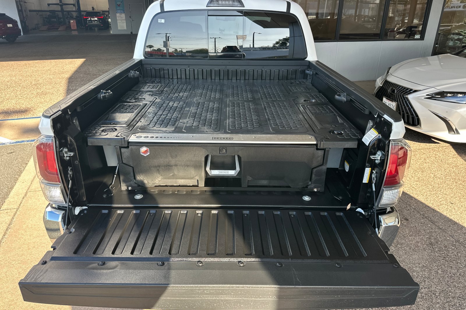 Used 2023 Toyota Tacoma TRD Off-Road w/ Black Out Package (TMS) AWD/4WD image 26