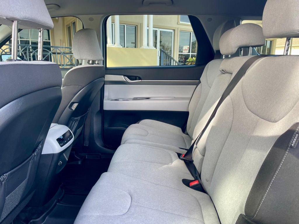 Used 2025 Hyundai Palisade SE image 12