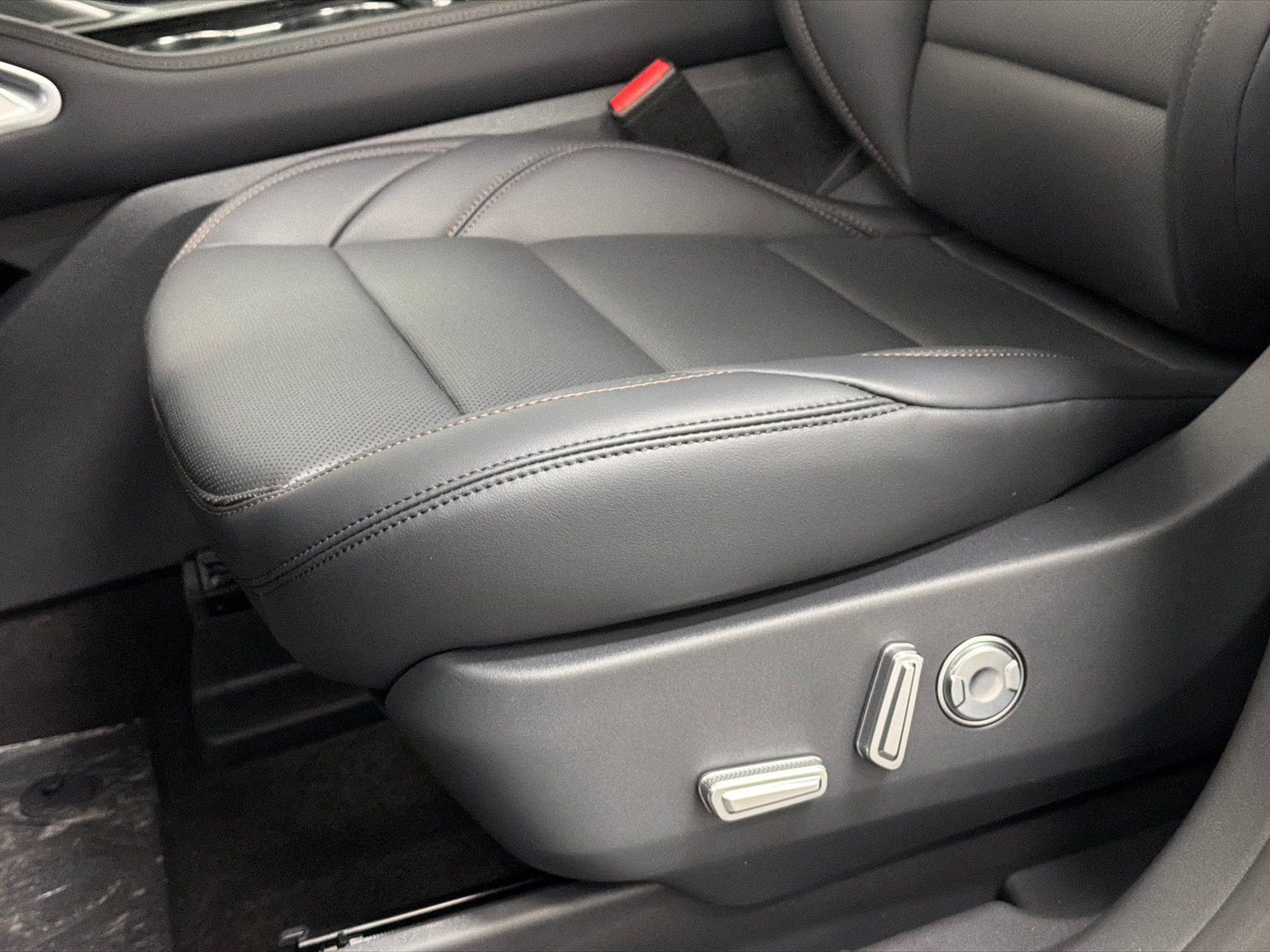 New 2026 Lincoln Nautilus Premier AWD/4WD image 17