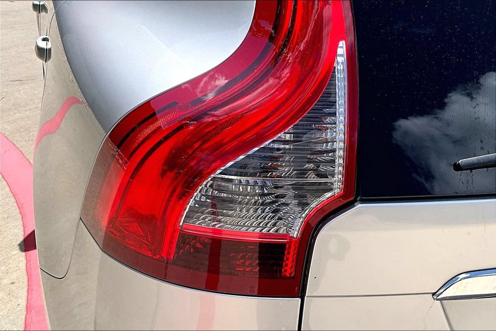 Used 2017 Volvo XC60 T5 Inscription w/ Preferred Option Package FWD image 40