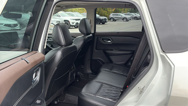 Used 2023 Nissan Rogue Platinum w/ Platinum Premium Package AWD/4WD image 24