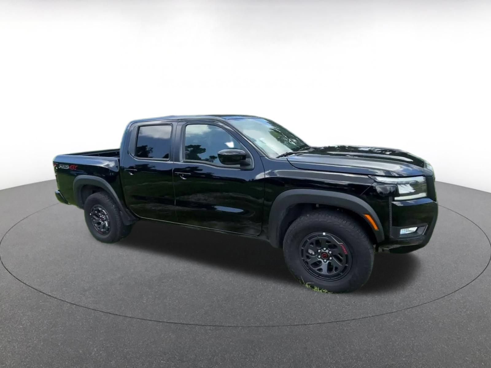 Used 2026 Nissan Frontier PRO-4X AWD/4WD image 2