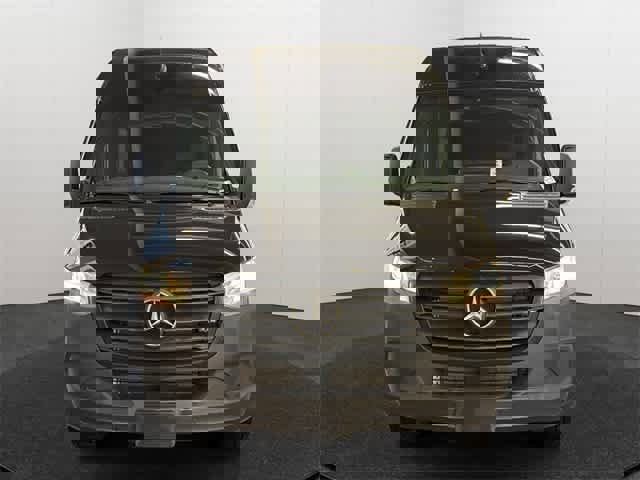 Used 2023 Mercedes-Benz Sprinter 3500 image 2