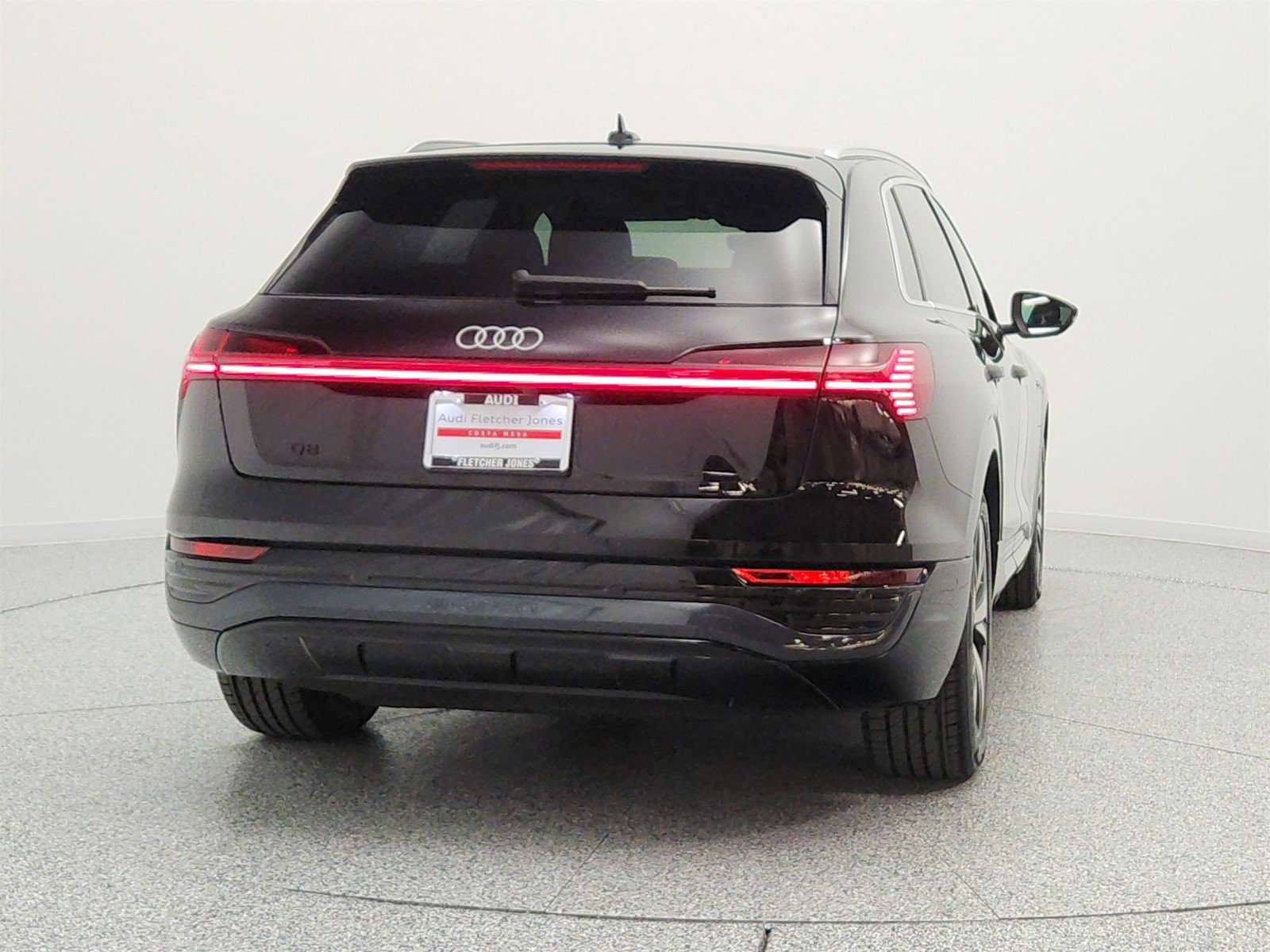 Used 2024 Audi Q8 e-tron Premium Plus w/ Premium Plus Package AWD/4WD image 6