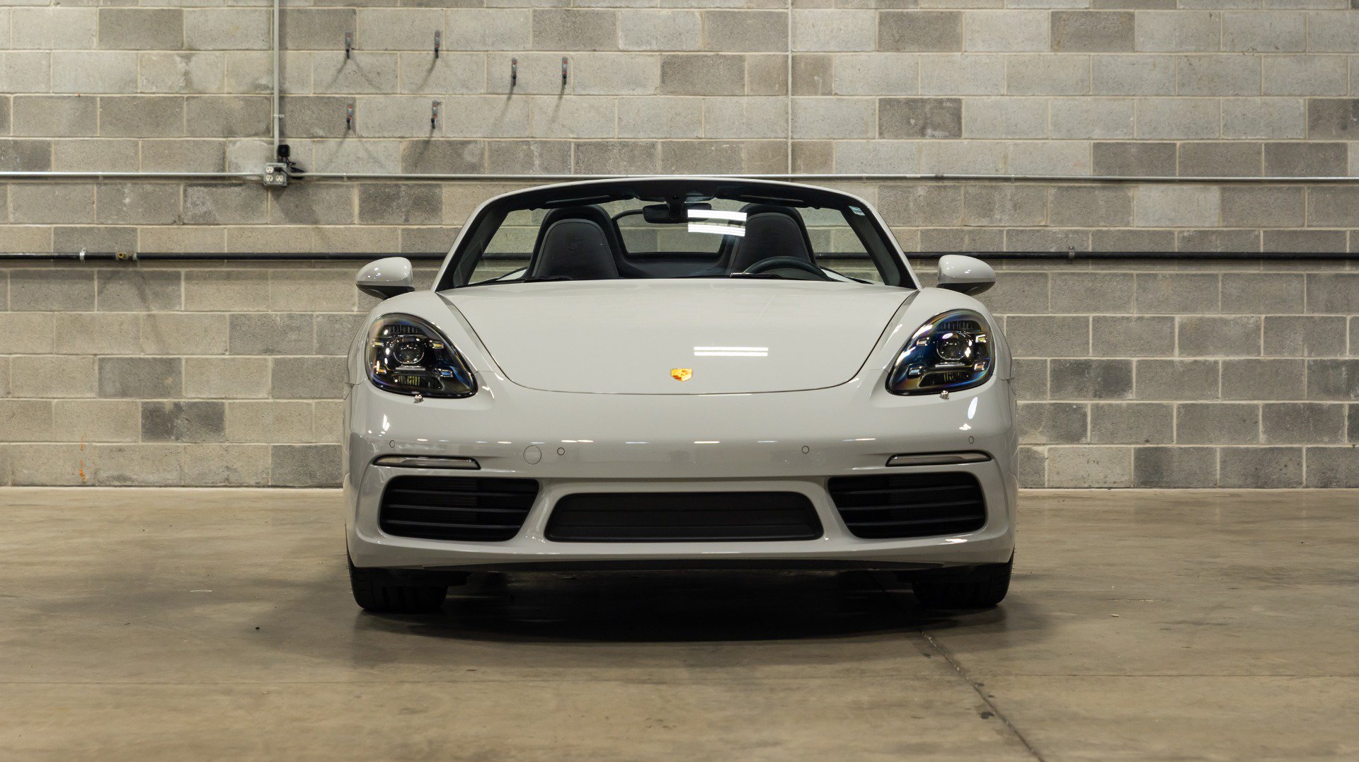 Used 2021 Porsche 718 Boxster RWD image 3
