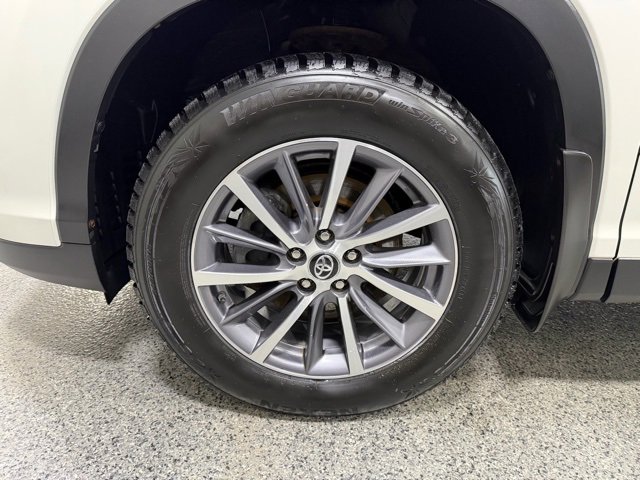 Used 2019 Toyota Highlander XLE image 34