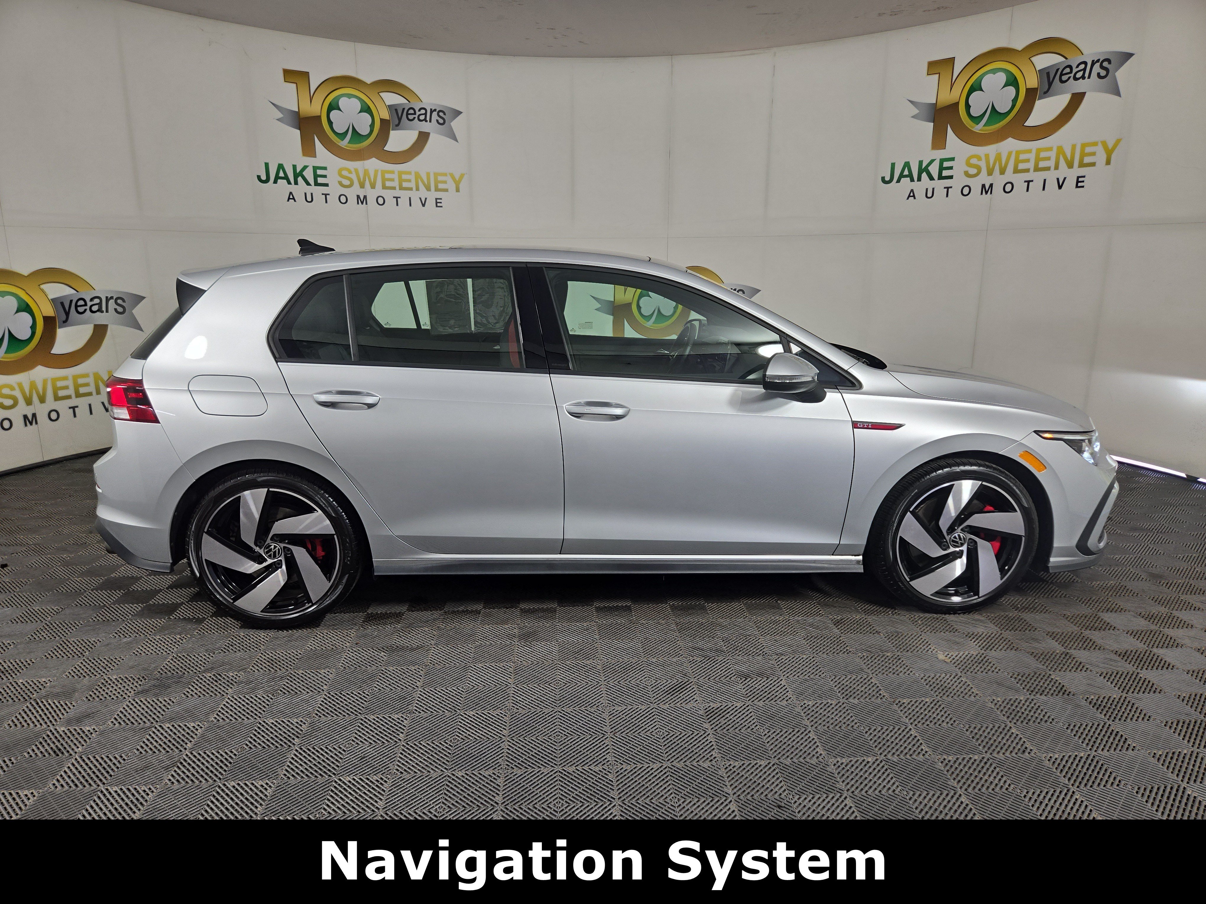 Used 2022 Volkswagen GTI SE FWD image 10
