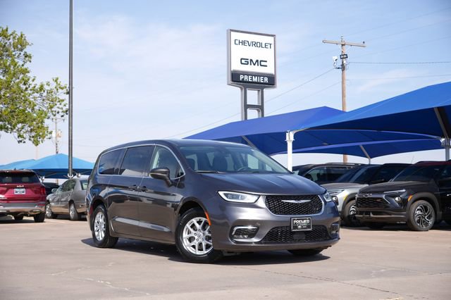 Used 2023 Chrysler Pacifica Touring-L