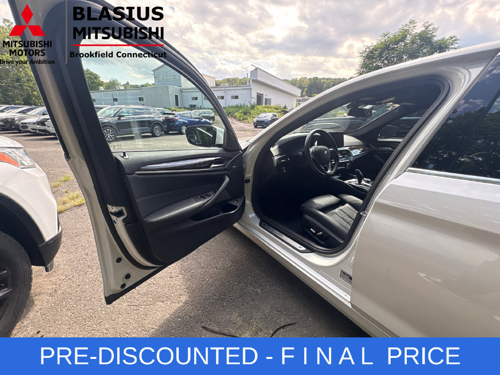 Used 2023 BMW 530i xDrive w/ Premium Package AWD/4WD image 14