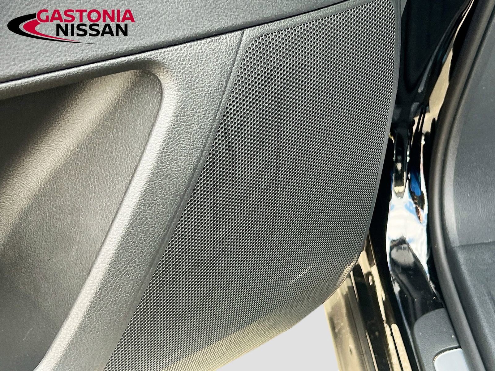 Used 2025 Nissan Pathfinder Platinum w/ Cargo Package image 25