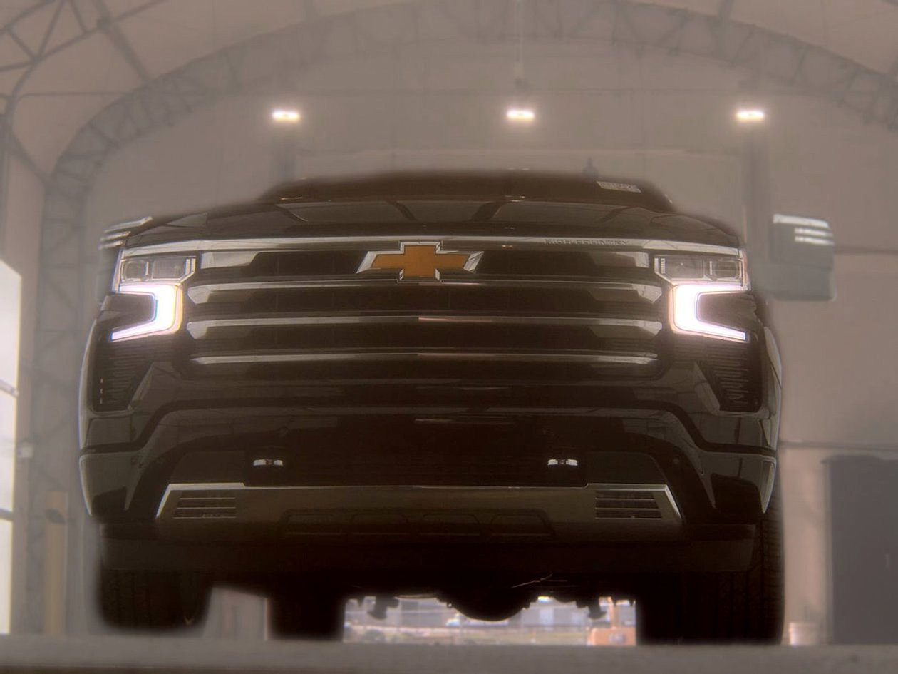 Used 2026 Chevrolet Silverado 1500 High Country w/ High Country Premium Package AWD/4WD image 3
