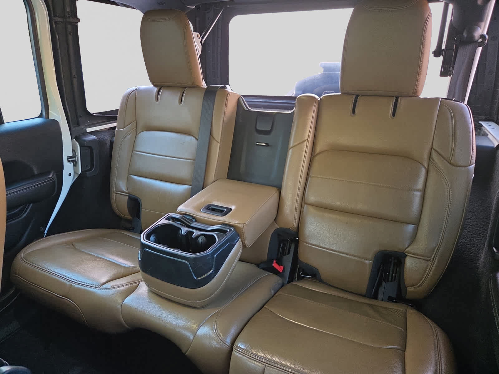 Used 2021 Jeep Wrangler Unlimited Sahara w/ Dual Top Group AWD/4WD image 18