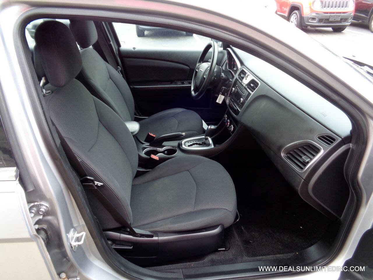 Used 2014 Chrysler 200 LX image 14