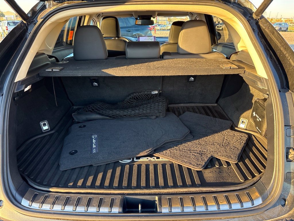 Used 2018 Lexus NX 300h AWD w/ Luxury Package image 11