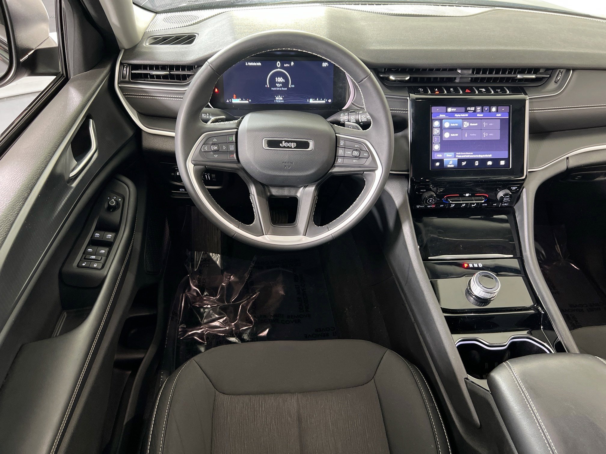 Used 2023 Jeep Grand Cherokee L Laredo AWD/4WD image 20